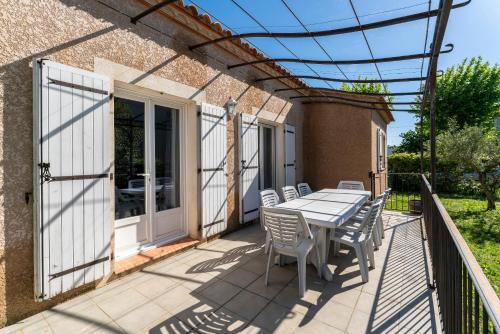 Sernhac House | Villa de Maithe: Family & Pet-Friendly Getaway Awaits!