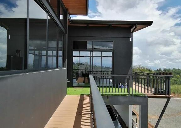 San Isidro Villa | Villa de Montaña: Family-Friendly Retreat with Hot Tub