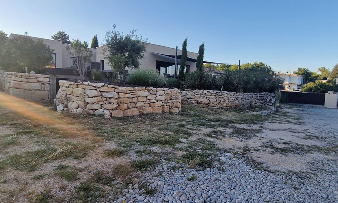Reillanne Villa | Villa de Pierrefeu, lavender and old stones in the heart of the Luberon