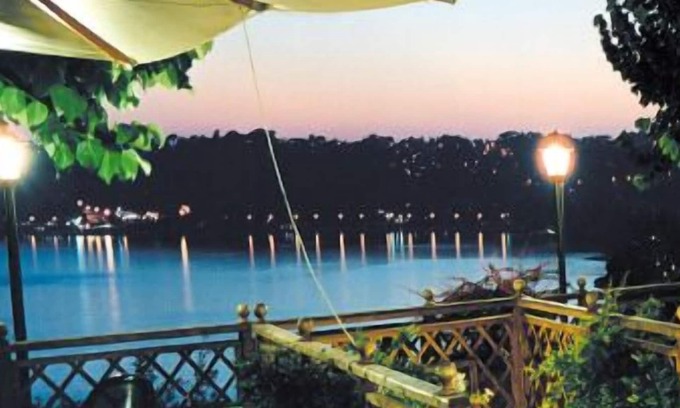 Castel Gandolfo Hotel | Villa Degli Angeli: Family-Friendly Stay with Breakfast Included