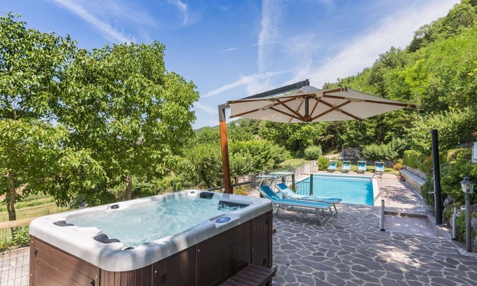 Piobbico Villa | Villa degli Artisti: Family-Friendly Retreat with Pool