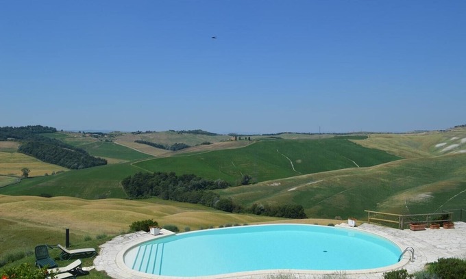 Asciano Villa | Villa Dei Fiori - Perfect for Families with Full Kitchen