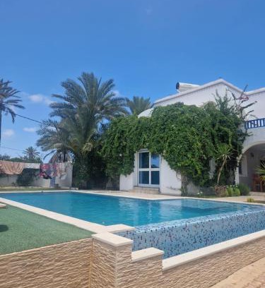 Djerba Midun Villa | Relax at Villa Dejerba Midoun: Oceanfront with Pool Access