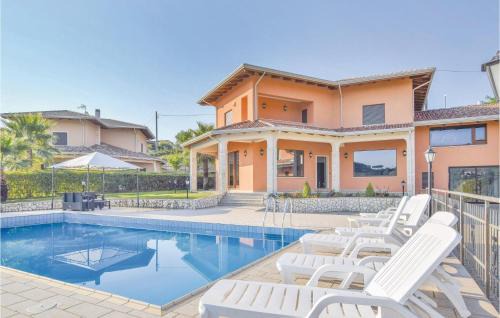 Rende House | Discover Villa Del Borgo: Family-Friendly with Pool Access