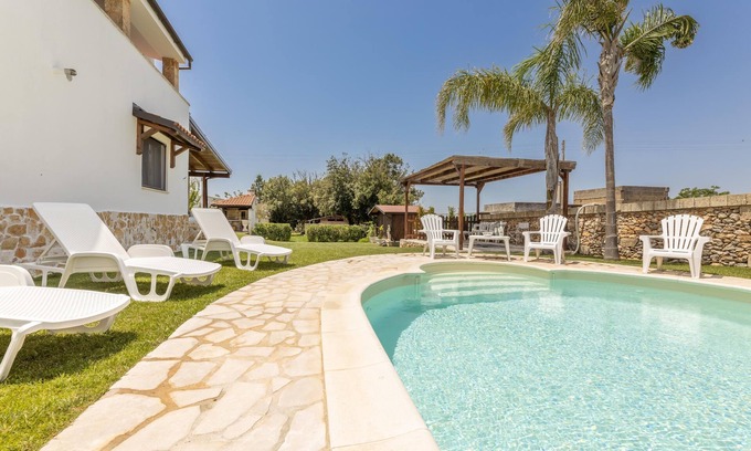 Poggiardo Apartment | Relax at Villa Del Geco Vigna - Family-Friendly Getaway