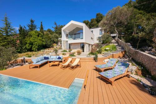 Cove Murtar Apartment | Villa del Mar: Beachfront Bliss with 9.9/10 Guest Rating