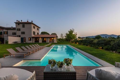 Orentano Villa | Villa del Nonno, Luxury Tuscan Farmhouse with Pool