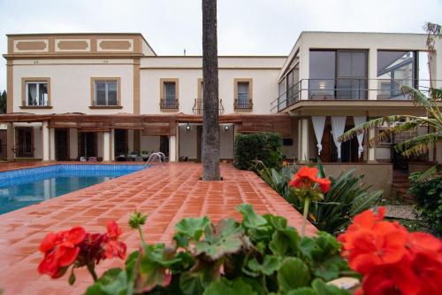 Deltebre Villa | Discover Villa del Riu: Oceanfront Getaway with Pool