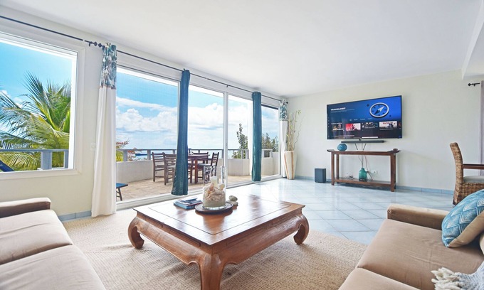 Beacon Hill Villa | Villa del Sol: Oceanfront Haven with Spectacular Views in Simpson Bay