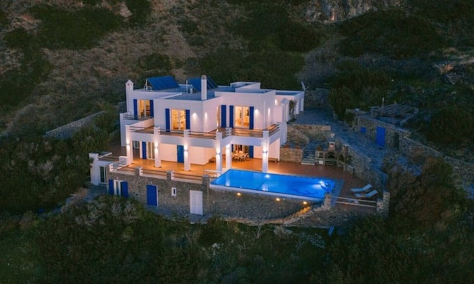 Syros Villa | Villa Delfini: Beachfront Getaway for Up to 16 Guests