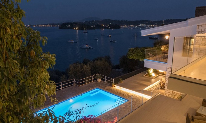 Kommeno Villa | Villa Dell Amore - Private dock - Private Pool - Seafront