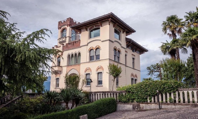 Buia Villa | Relax at Villa della Giovanna with Pool & Hot Tub Amenities