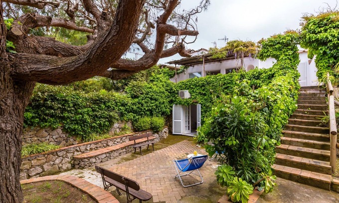 Anacapri Villa | Villa Delle Ninfeee: Family-Friendly Stay with Breakfast
