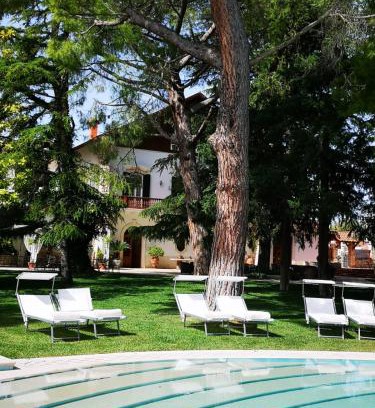 Palo del Colle Hotel | Discover Villa delle Querce Resort: 4-Star Oceanfront Escape