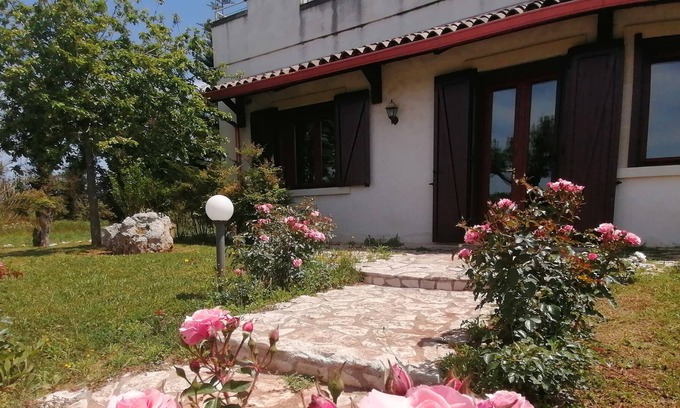 Uggiano la Chiesa Villa | "Villa delle Rose" with Pool, Garden, Terrace & Wi-Fi
