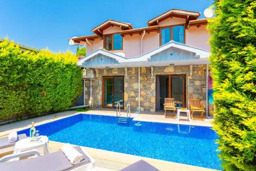 Dalyan Villa | Discover Villa Deniz Paradise: Family-Friendly with Pool