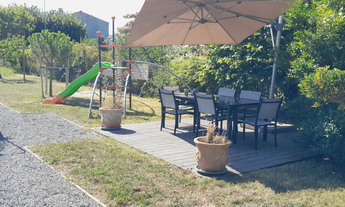 Angoulins House | Villa des Fleurs - Angoulins sur Mer a 2 pas de L'océan et 5 mn Centre Bourg