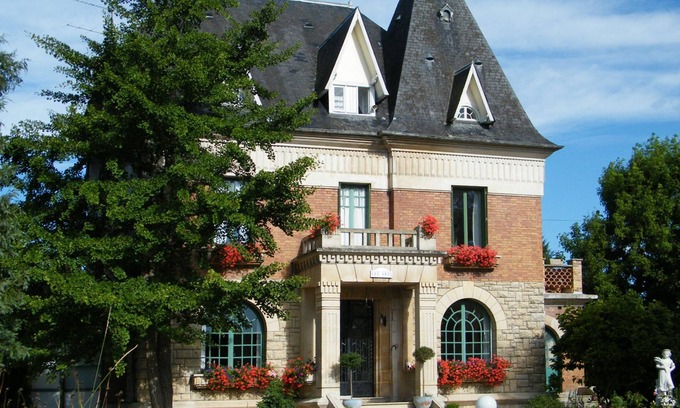 Saint-Felix House | Villa des Iris: Top-Rated Retreat with Family-Friendly Amenities