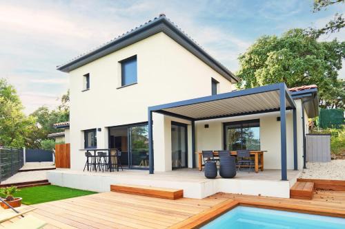 Saint-Drezery Villa | Villa des Vignes: Family-Friendly 4-Star Retreat Awaits