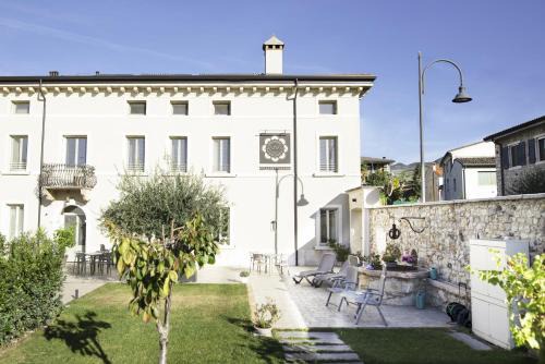 Cazzano Tramigna House | Villa di Cazzano - Guest Rated 10/10 with Hot Tub Access