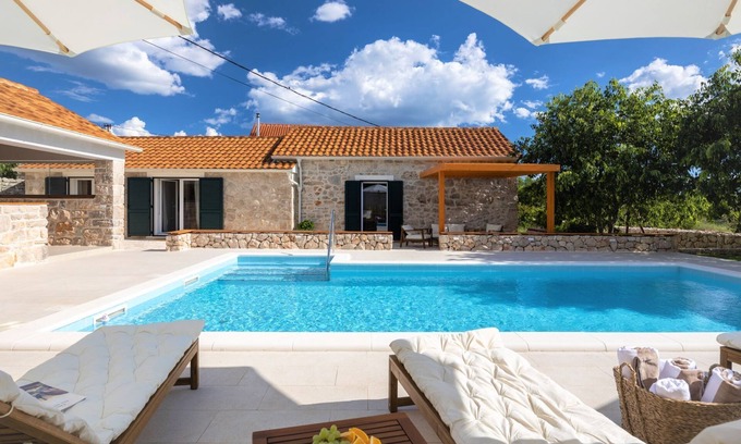 Primosten Burnji House | Villa di Perla by Interhome