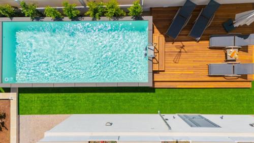 Santa Maria di Leuca Apartment | Idyllic Villa di Punta Leuca with Oceanfront Pool Access