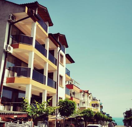 Kiten House | Villa Diana: Family-Friendly Retreat Rated 9.3/10
