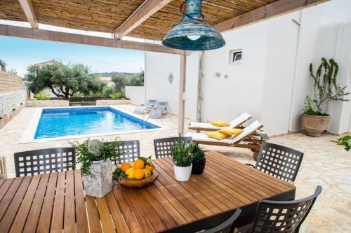 Tavronitis Villa | Villa Diktina: Private Pool with Breathtaking Sea Views