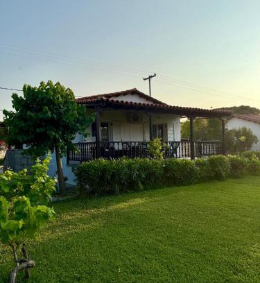 Ormos Panagias House | Oceanfront Villa Dimitris: Guest Rated 9/10 for Families