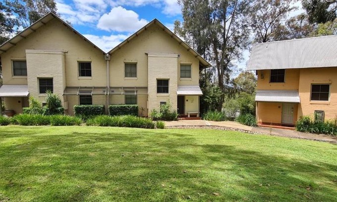 Pokolbin Apartment | Pet-Friendly Villa Dion: Oceanfront Retreat with Pool