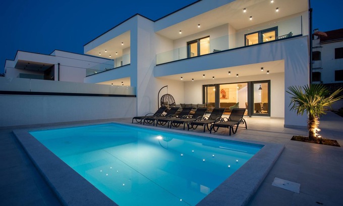 Klimno Villa | Villa Diva: Heated Pool & Ocean View Retreat Awaits