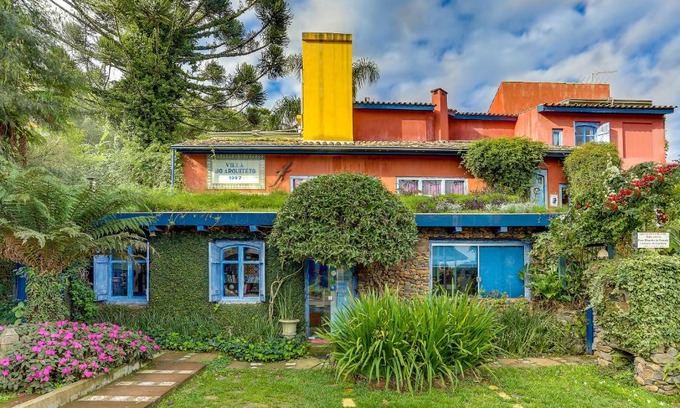 Nova Petropolis House | Villa do Arquiteto: Family-Friendly Retreat with Pool & Hot Tub