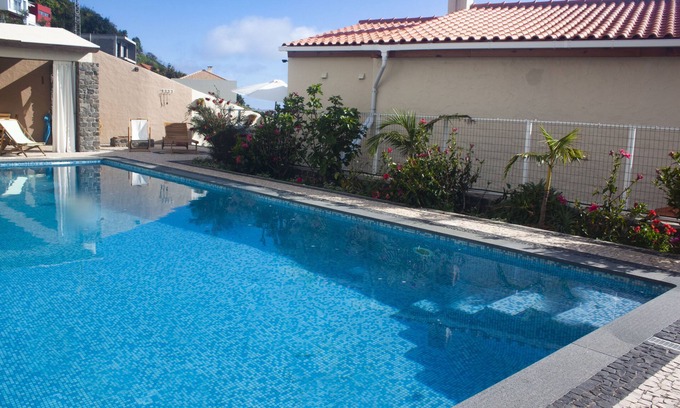 Arco da Calheta Apartment | Villa do Pombal: Poolside Paradise with Breathtaking Views
