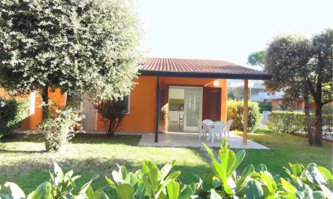 Bibione Pineda Apartment | Villa Dogi Bibione Pineda: Family Retreat with Ocean Views