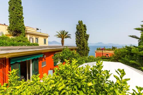 Posillipo Apartment | Discover Villa Dolcevita: 4-Star Escape with Hot Tub