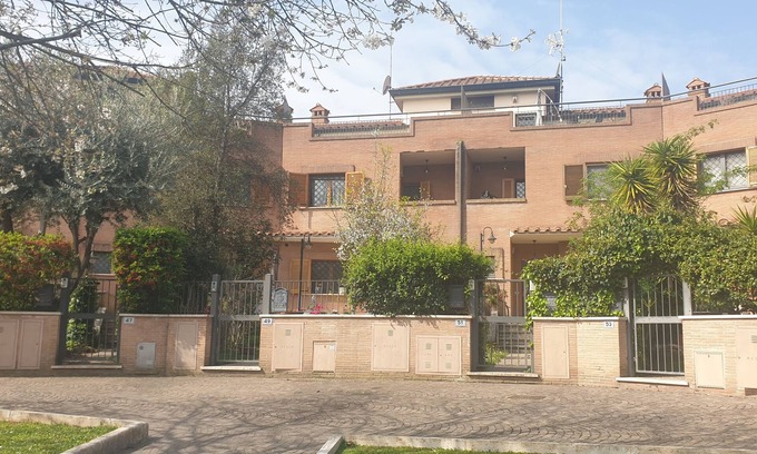 Quartiere XX Ardeatino House | Villa "Domus Roma" your home in the heart of Rome