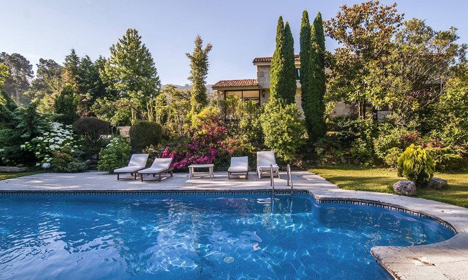 Gondomar Villa | Exclusive Villa with Private Pool, Steps from the Beach