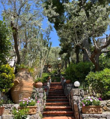Nerano Apartment | Villa Donna Giulia: Family-Friendly Retreat with Hot Tub
