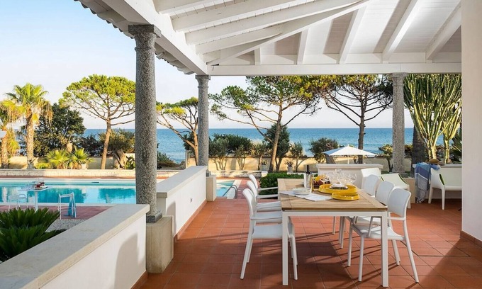 Marina di Modica Villa | Villa Donna - Relaxing Retreat Near Marina Di Modica