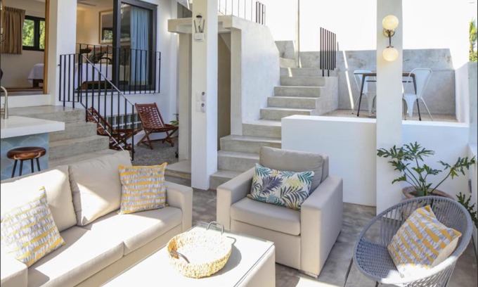 North End Apartment | Villa Dorado: Oceanfront Bliss with Pool and Child-Friendly Fun
