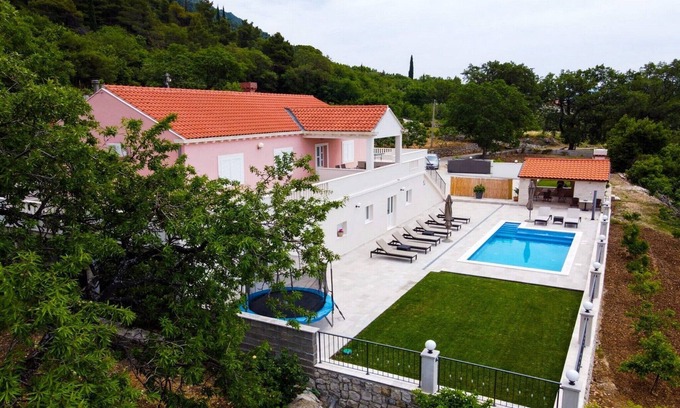 Pridvorje Villa | Villa Dragić- Four Bedroom Villa with Swimming Pool, Terrace and Sea View