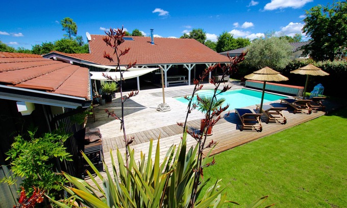 Ares Villa | Villa du Bassin: Heated Pool, Spa & 10/10 Guest Rated Stay