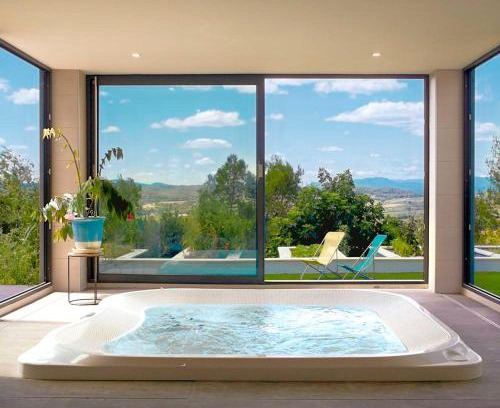 Montagnac Villa | Relax at Villa du Belvédère: Spa, Pool & Ocean Views