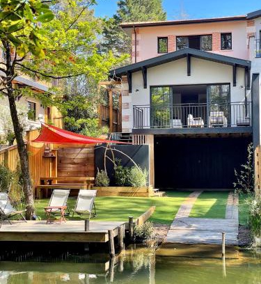 Cazaux Villa | Family-Friendly Villa du Canal: Guest Rated 9.8/10
