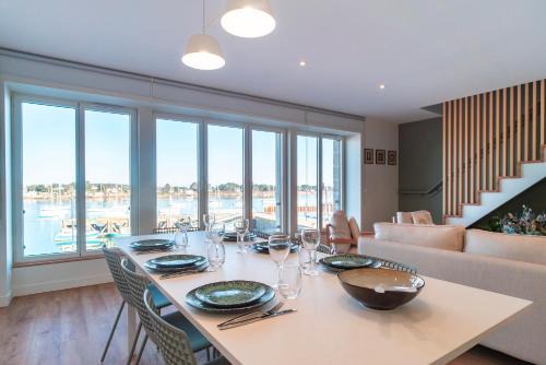 La Trinite-sur-Mer Apartment | Family-Friendly HILLIET T4 with Oceanfront Views