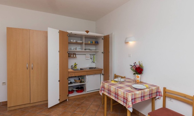 Plat Apartment | Villa Dubravka - Superior One Bedroom Apartment with Balcony and Sea View (Apartman 6)