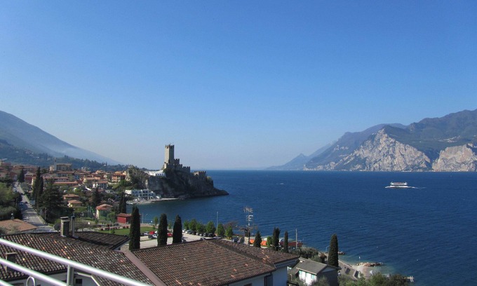 Malcesine Apartment | Villa Eden: Apartment with Breathtaking Ocean Views
