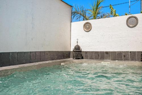Chiclana de la Frontera House | Villa Egipto: Guest Rated 10/10 with Pool & Hot Tub
