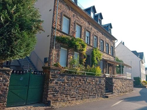 Poltersdorf Apartment | Villa Eisfeld