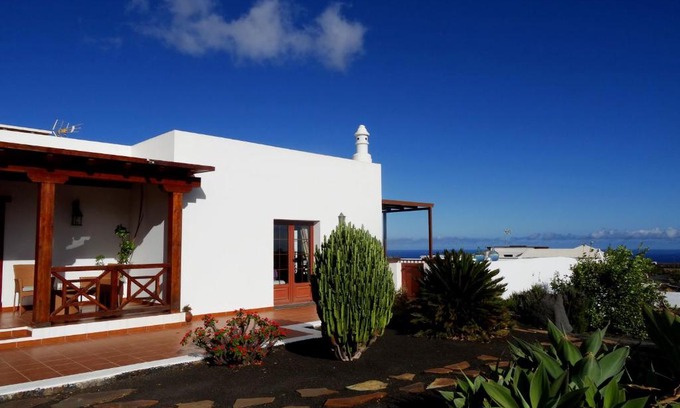 Teguise Villa | Stunning Villa El Mojón: Private Pool in Teguise, 4-Star